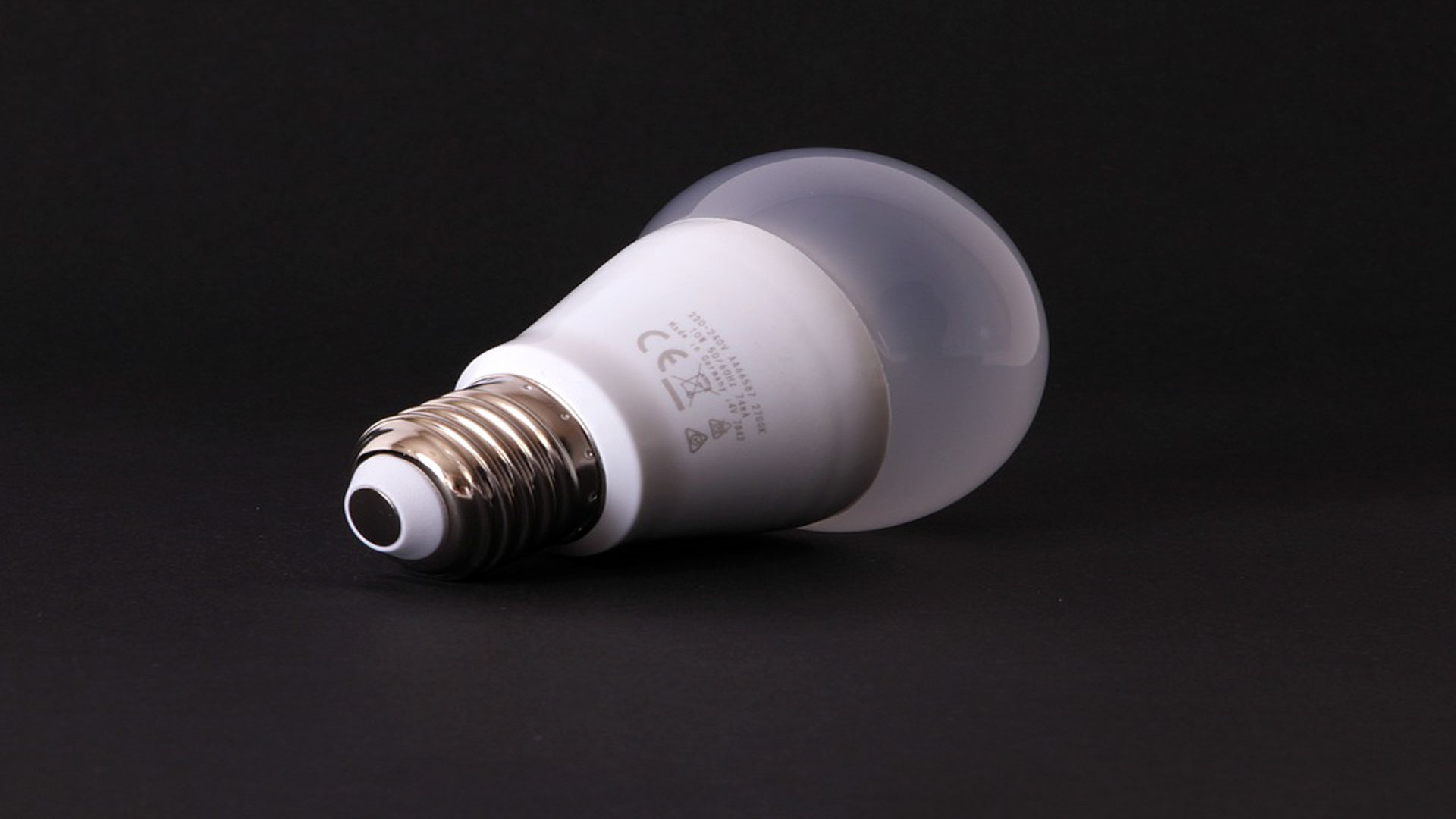 Lo-que-debes-sobre-las-bombillas-LED-1920